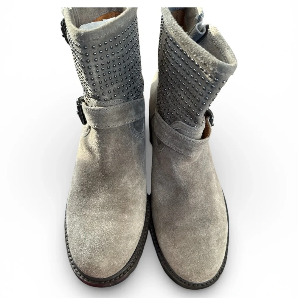 Coach Gates women's studded suede pull-on boots size 9